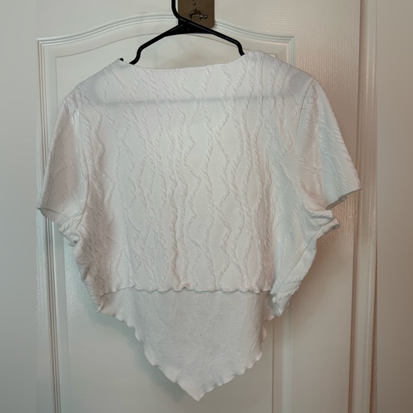 White asymmetrical crop top - Picture 2 of 2
